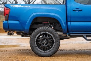 Toyota Tacoma Adjustable Rear Shocks - Rough Country - 2.5 Vertex 8-Stage Adjustable Reservoir - '05-'23